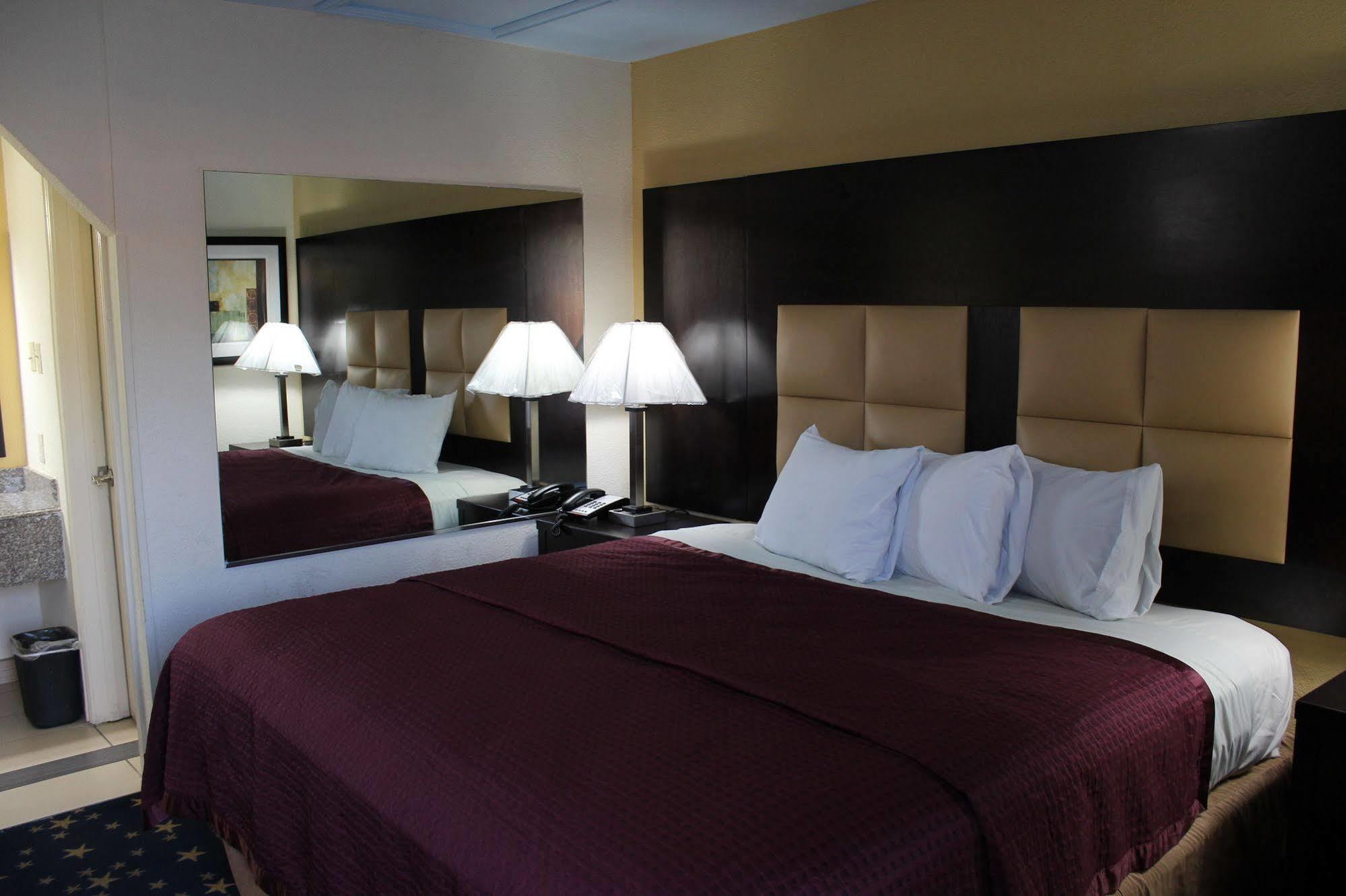 Apple Inn Duncanville Bagian luar foto